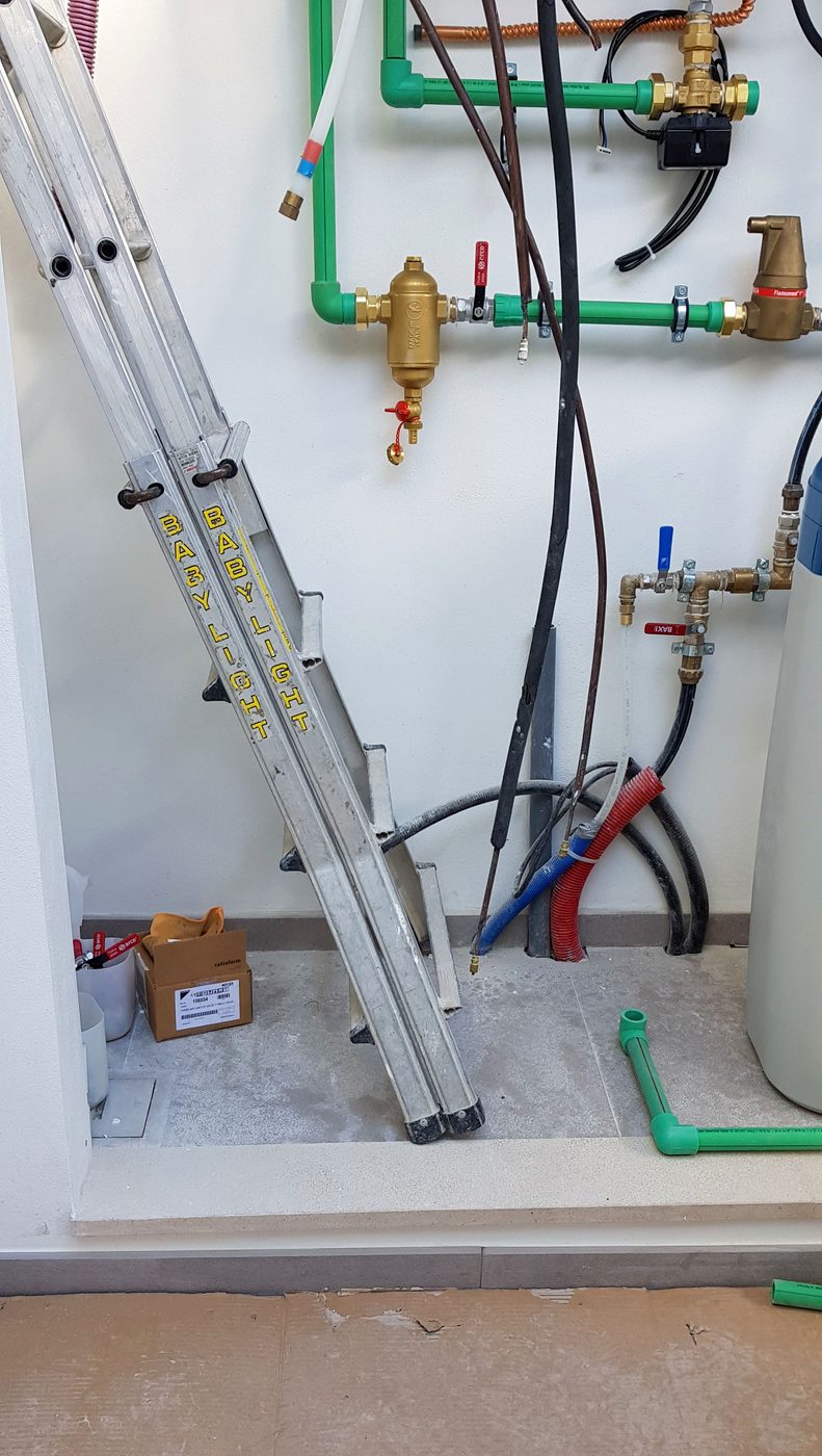 PPR and brass valves and distribution in the plant room during the Casa Llucmajor build, an installation by JSL in Mallorca