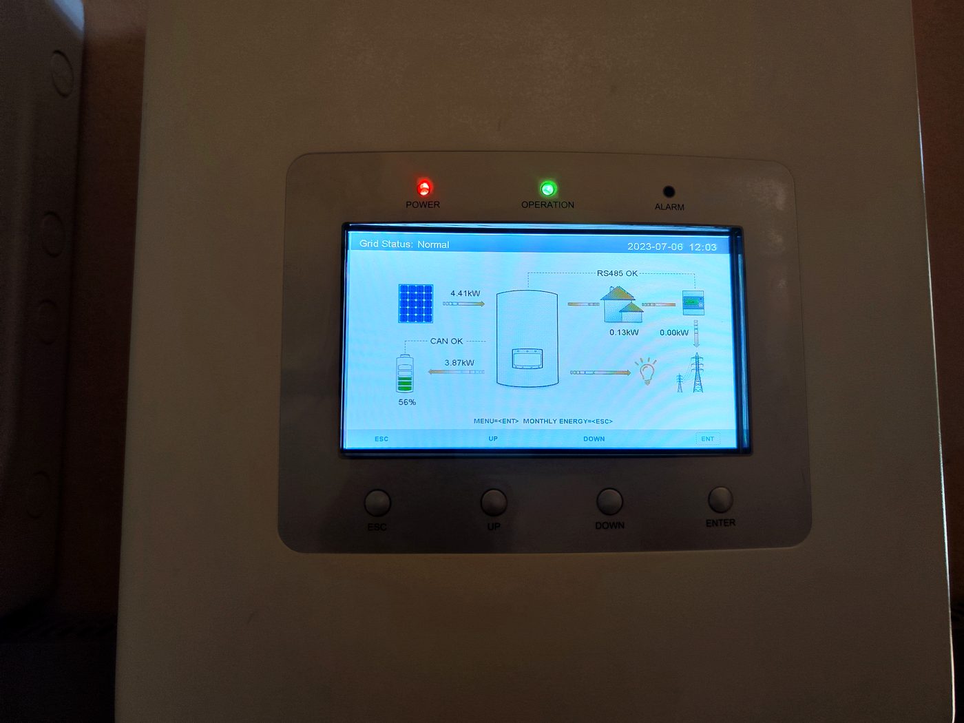 Pantalla de monitorización en tiempo real del autoconsumo solar de una instalación fotovoltaica de JSL en Mallorca