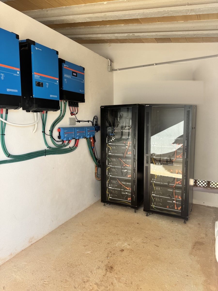 Technical room with Victron MultiPlus II inverters and Pylontech lithium batteries for solar self-consumption in Llucmajor, Mallorca