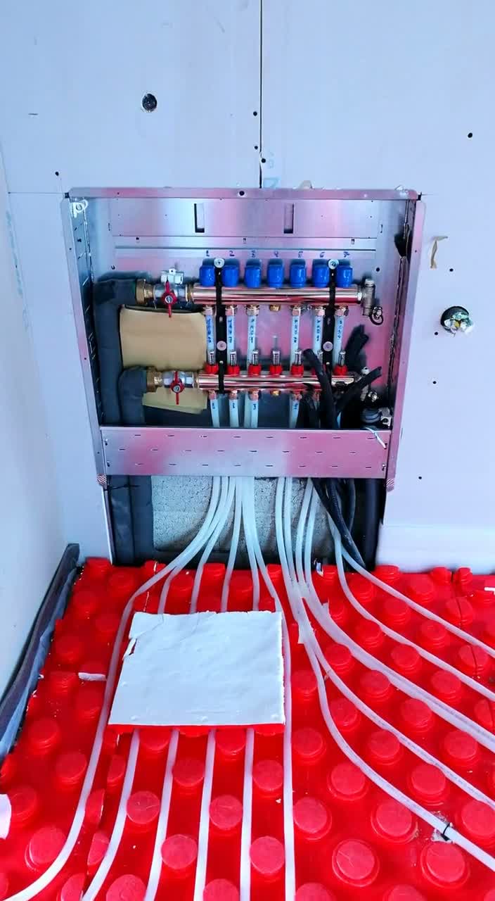 Colector hidráulico · Distribuidor de 7 circuitos de calefacción